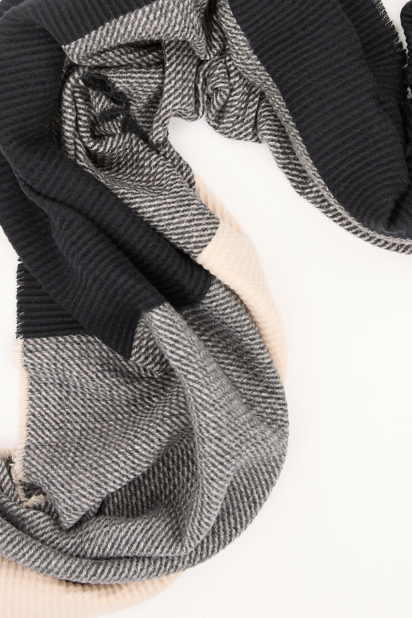 LARSI CRINKLE SCARF 3 LARSI CRINKLE SCARF
