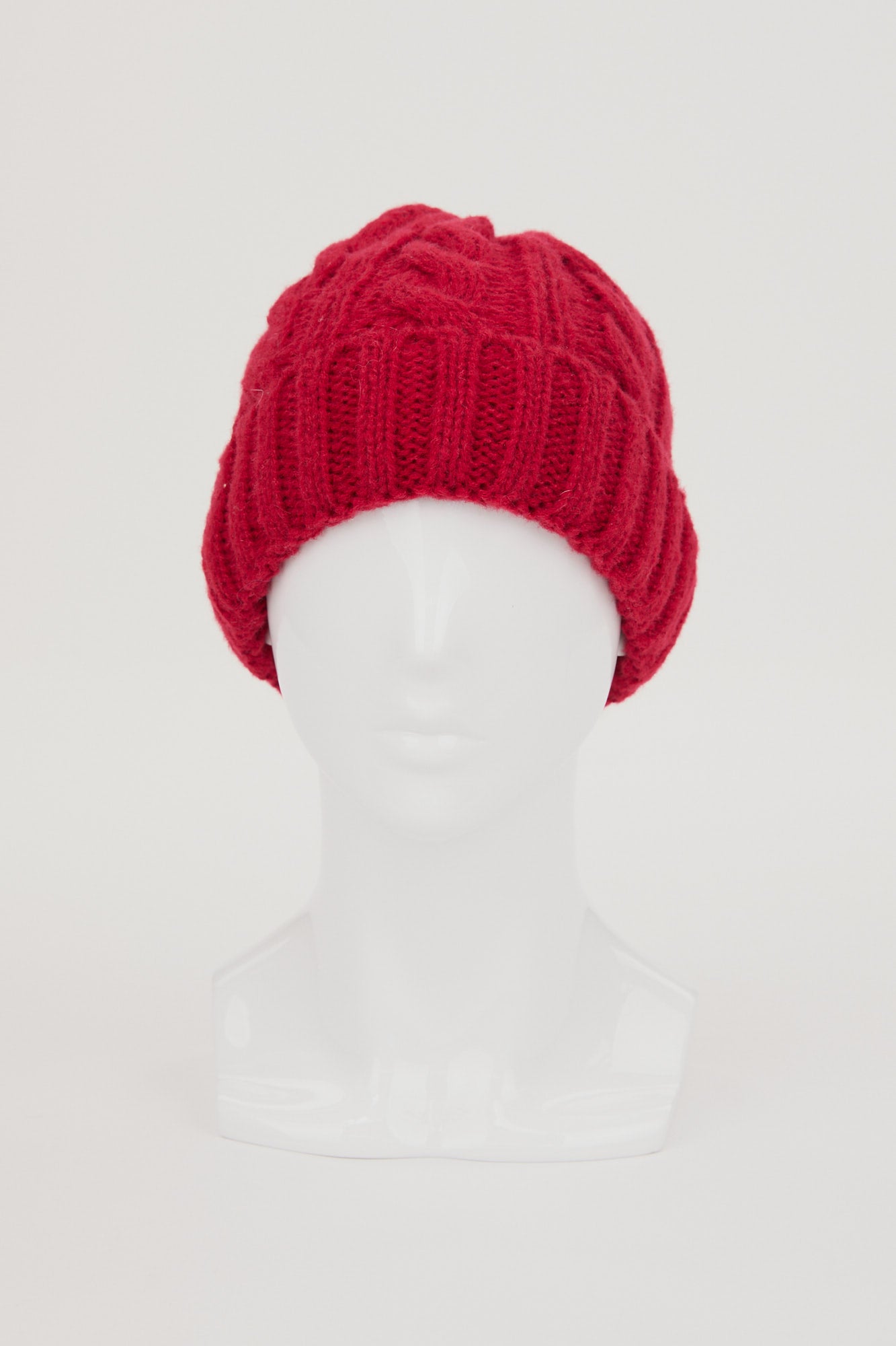 CABLE KNIT BEANIE
