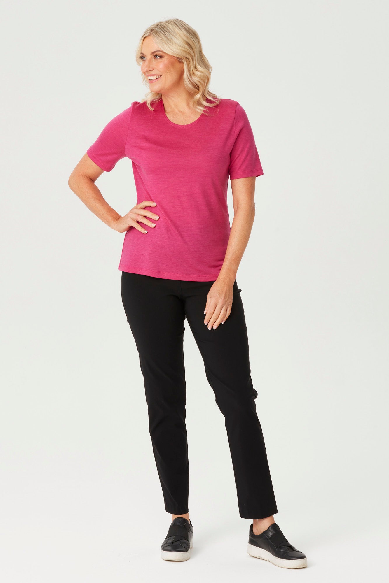 HEDRENA CLASSIC SHORT SLEEVE TEE 3 HEDRENA CLASSIC SHORT SLEEVE TEE