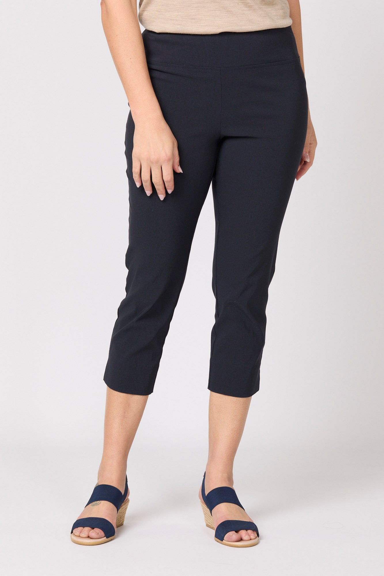 CHAUCER PLAIN HEM CAPRI WITH BASQUE