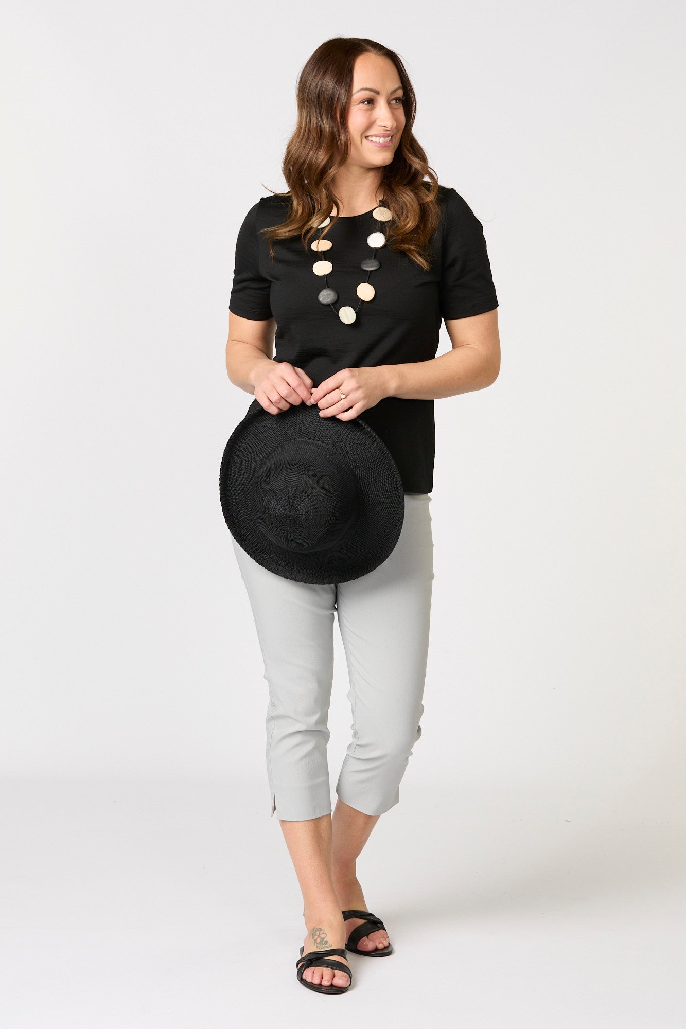 HEDRENA CLASSIC SHORT SLEEVE TEE 3 HEDRENA CLASSIC SHORT SLEEVE TEE