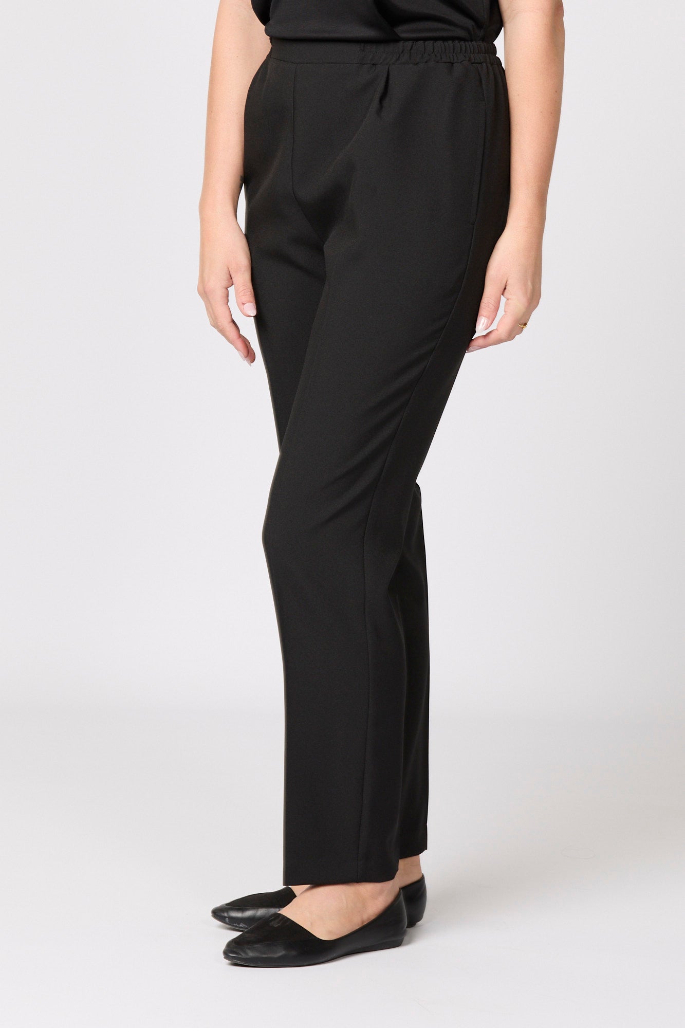 RESERVE PLAIN PULL ON PANT 4 RESERVE PLAIN PULL ON PANT