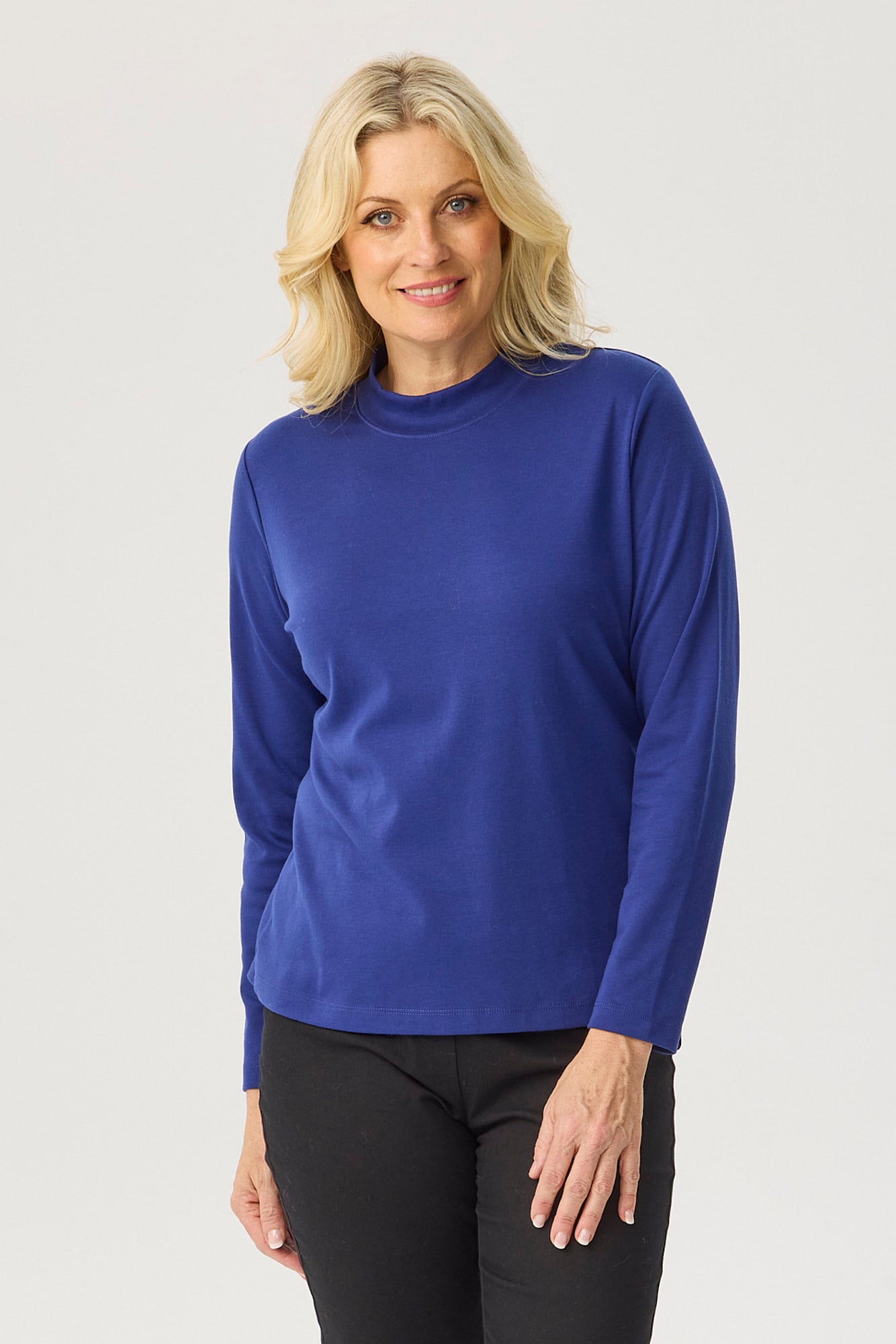 ESSENTIAL LONG SLEEVE SKIVVY TOP