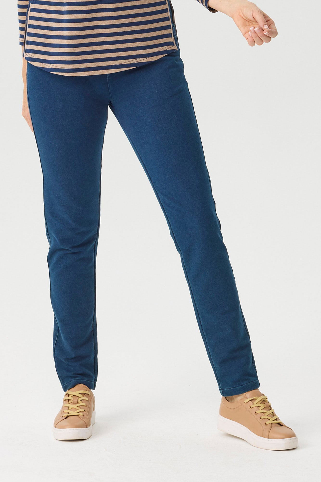 LOCOMOTION STRETCH PULL ON PANT