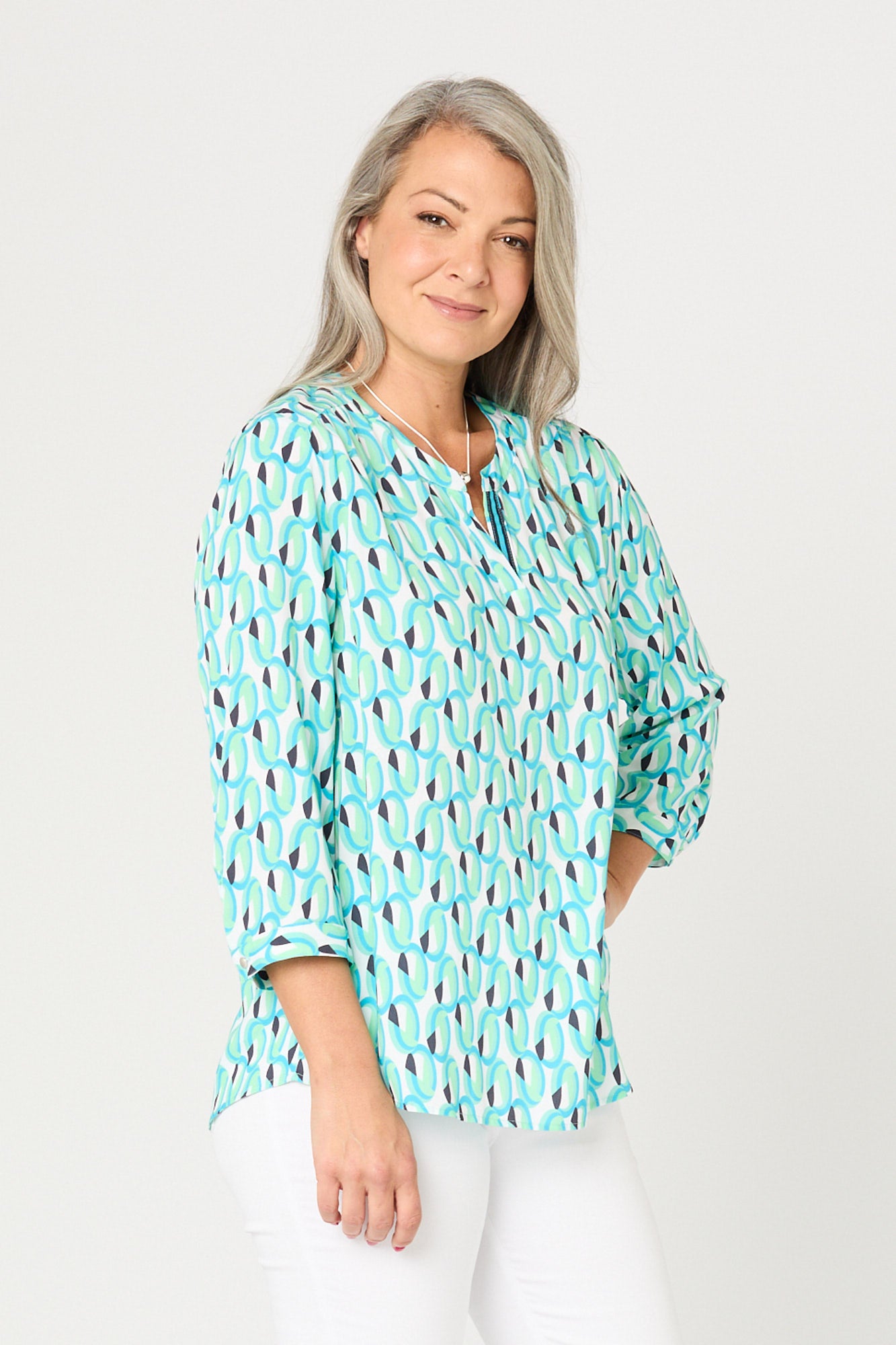OVALS V NECK 3/4 SLEEVE BLOUSE