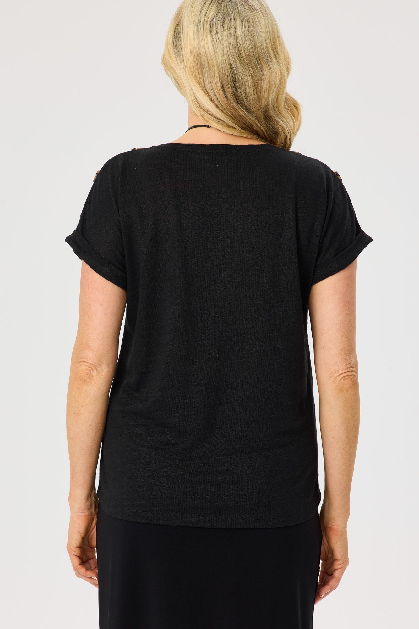 LIA LUXTON S/SLV BUTTON DETAIL TOP 6 LIA LUXTON S/SLV BUTTON DETAIL TOP
