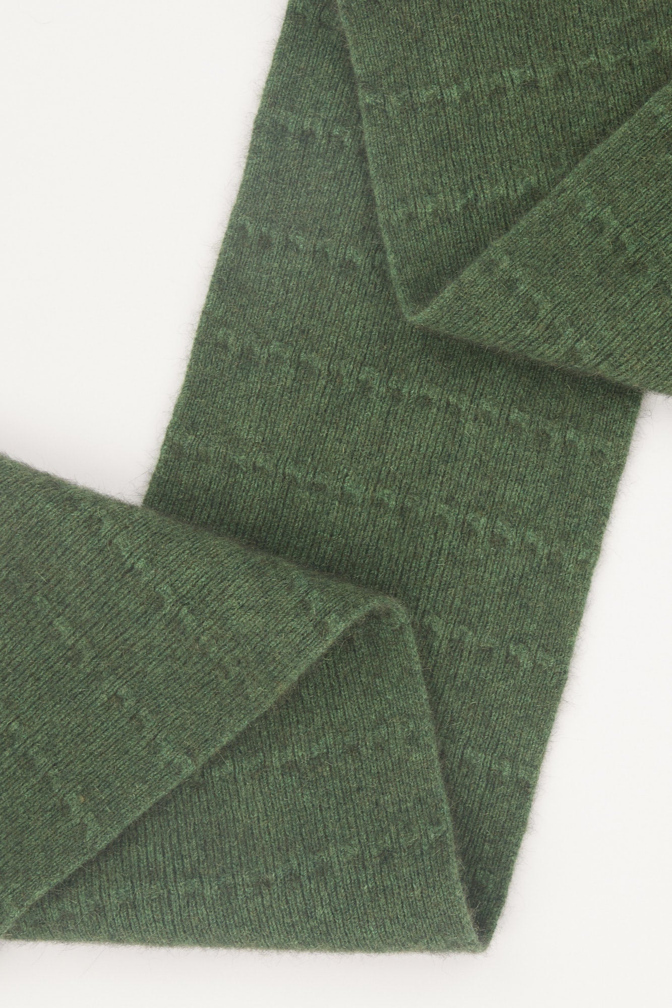 TRAVERSE POSSUM SCARF 3 TRAVERSE POSSUM SCARF