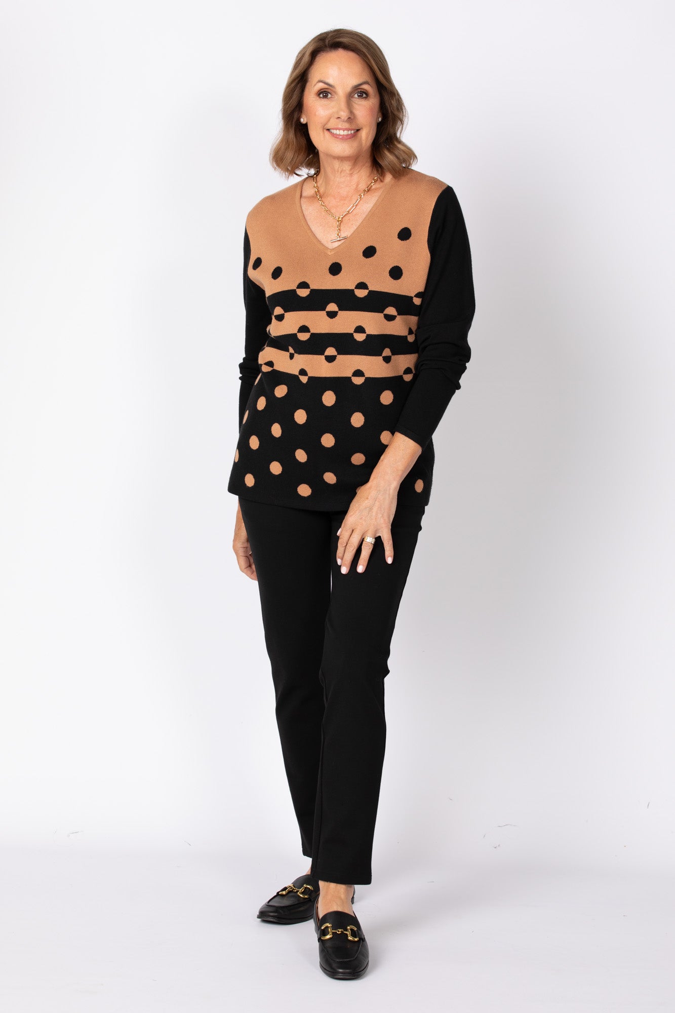 NERO V-NECK SWEATER 3 NERO V-NECK SWEATER